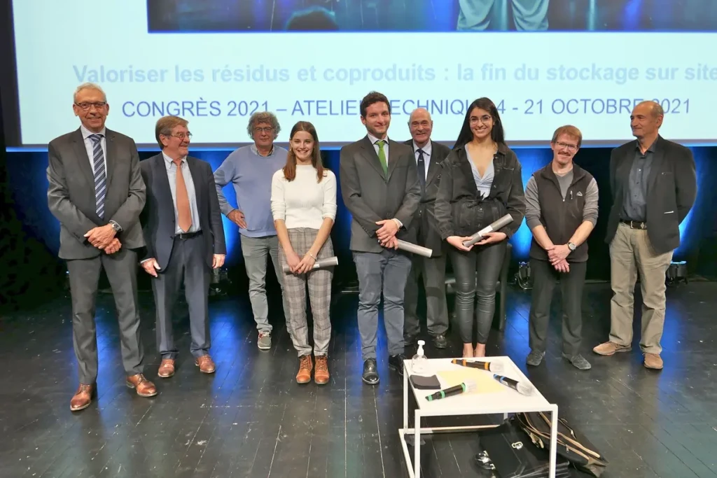 RV75-1_Lille_17-Prix_Jeunes_506_Jury-LauratsPG(1)